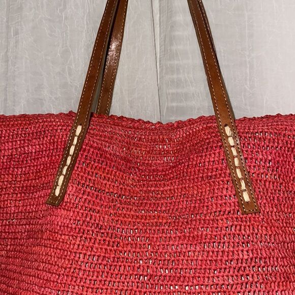 Mar Y Sol Coral Portland Crocheted Raffia Carryall Tote Genuine Leather Handle - Picture 4 of 10